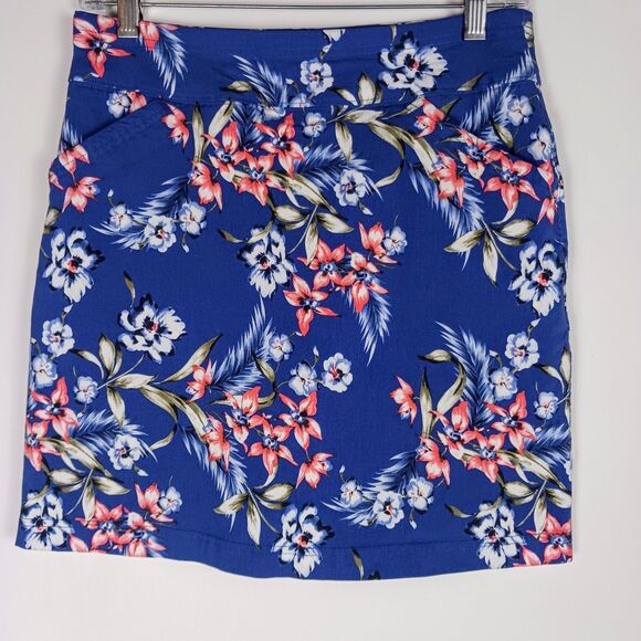 Mario Serrani Women's Skort Size S Tummy Control Blue Floral - Picture 1 of 11